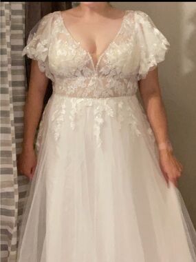 NWT Jjs house plus size 16 allura tulle wedding dress in ivory